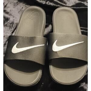 Kids Nike Black And White Kawa Slides Slip On Size 7 Youth Sandals